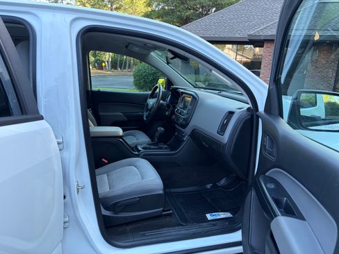 Used 2018 Chevrolet Colorado W/T w/ WT Convenience Package AWD/4WD image 8