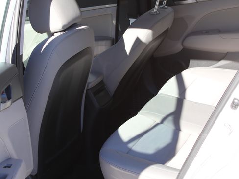 Used 2018 Hyundai Elantra SEL image 4