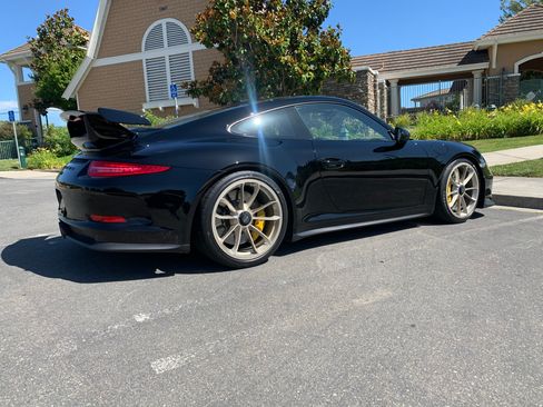 Used 2015 Porsche 911 GT3 RWD image 5