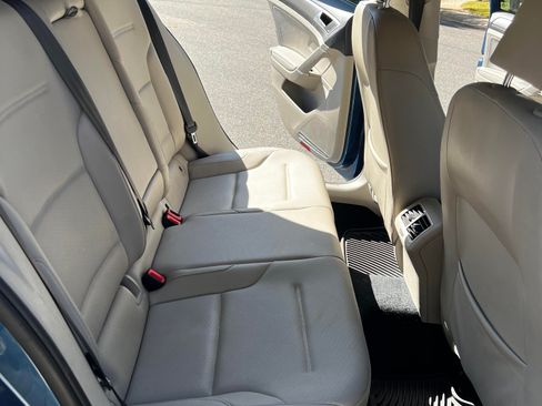 Used 2015 Volkswagen Golf SE image 10