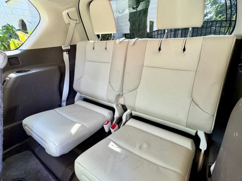 Used 2011 Lexus GX 460 image 16