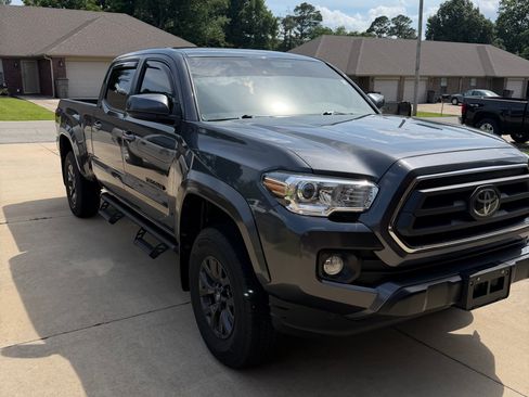 Used 2023 Toyota Tacoma SR5 RWD image 11