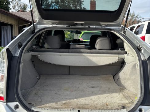 Used 2010 Toyota Prius Two image 9