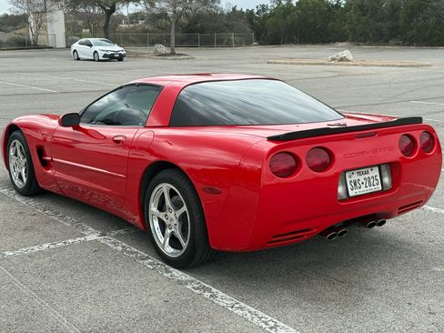 Used 2004 Chevrolet Corvette Coupe w/ Roof Package image 12