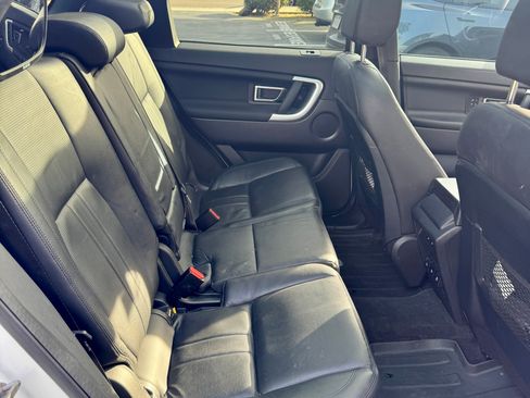 Used 2018 Land Rover Discovery Sport HSE image 12