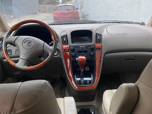 Used 2001 Lexus RX 300 image 2