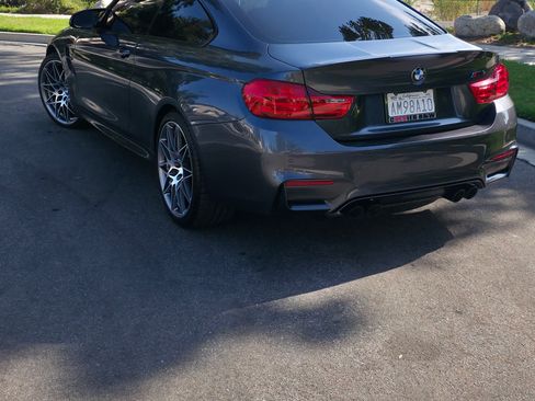 Used 2017 BMW M4 Coupe RWD image 10