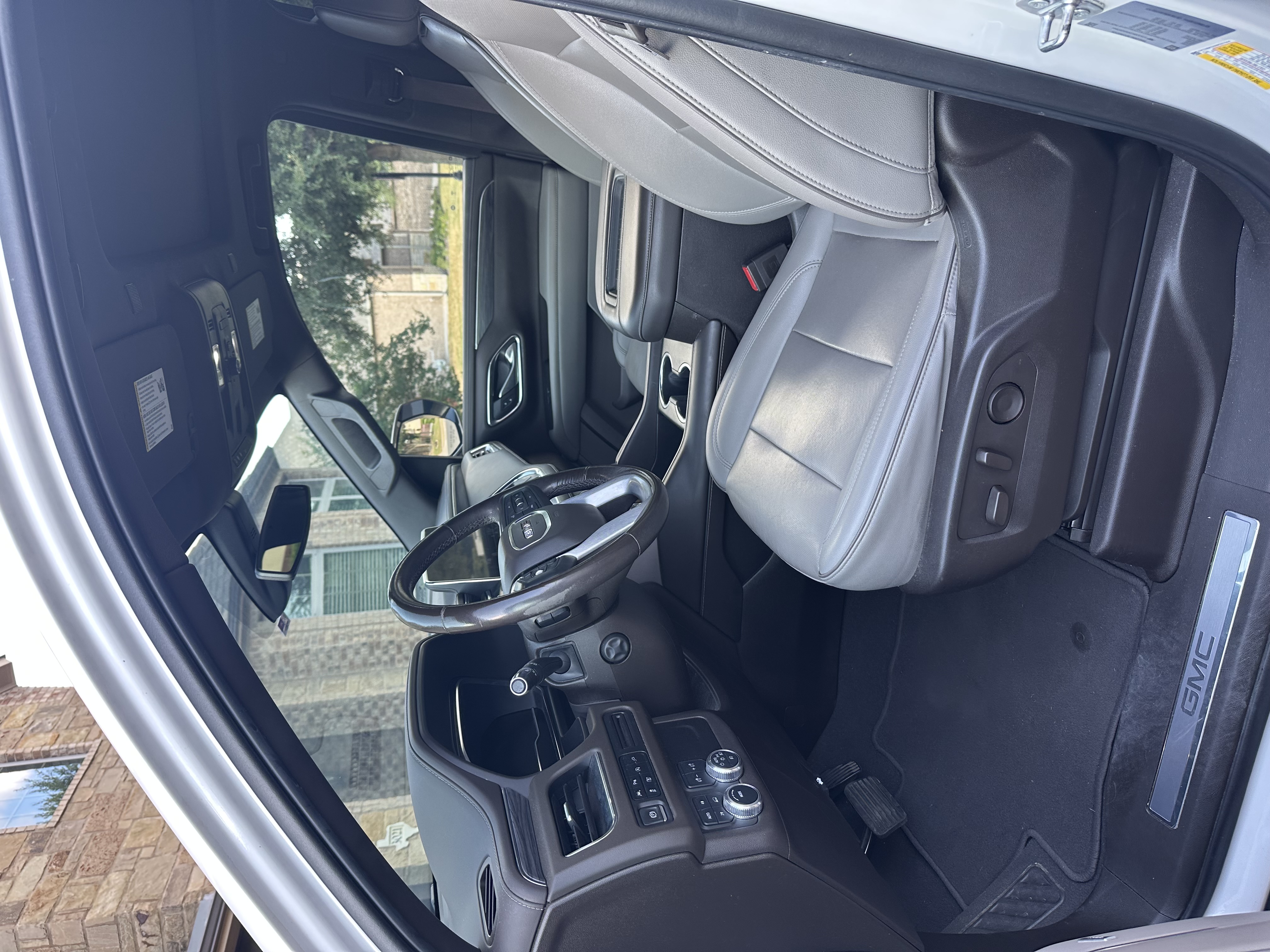 Used 2022 GMC Yukon SLT w/ SLT Premium Package AWD/4WD image 15