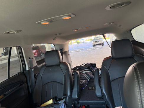 Used 2017 Buick Enclave Leather image 10