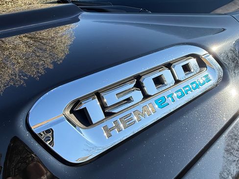 Used 2024 RAM 1500 Limited image 11