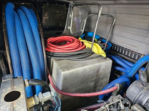 Used 2001 Ford E-150 and Econoline 150 Van image 4