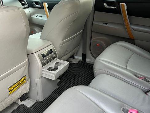 Used 2009 Toyota Highlander Limited image 23