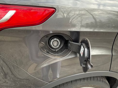 Used 2015 Ford Escape Titanium image 16