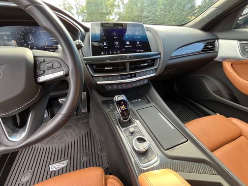 Used 2024 Cadillac CT5 V w/ Platinum Package AWD/4WD image 17