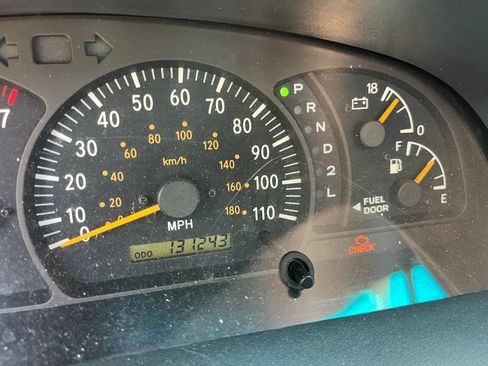 Used 2002 Toyota Tundra Limited image 12