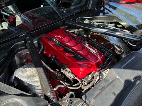 Used 2025 Chevrolet Corvette Stingray Premium Cpe w/ Z51 Performance Package RWD image 24