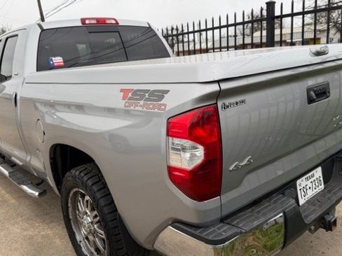 Used 2015 Toyota Tundra SR5 w/ SR5 Upgrade Package image 2