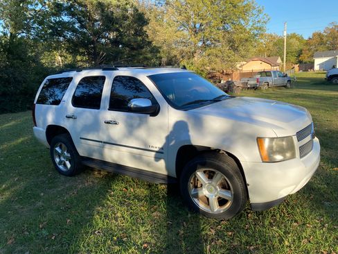 Used 2010 Chevrolet Tahoe LTZ image 4