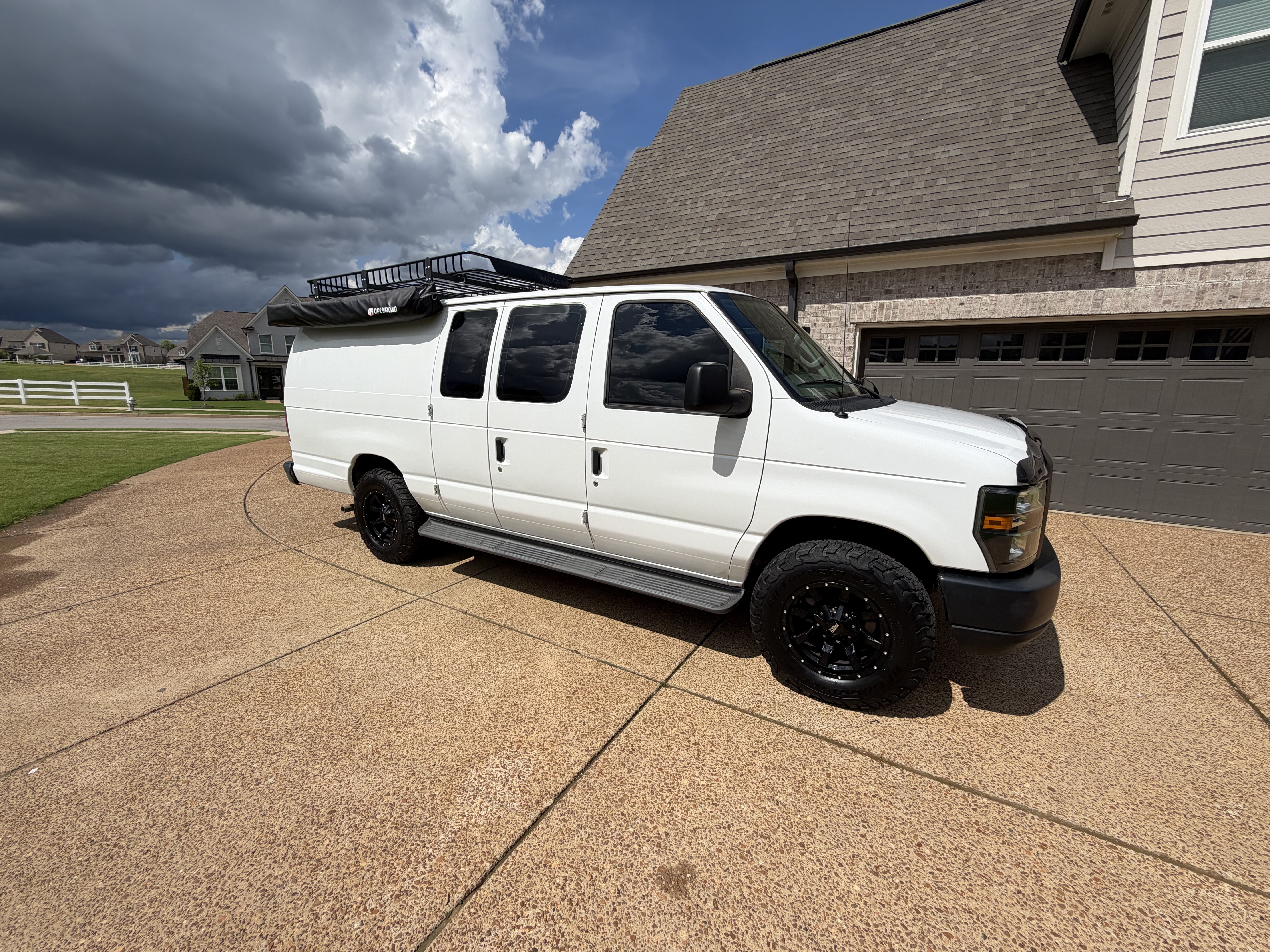 Used 2008 Ford E-150 and Econoline 150 Extended RWD image 1