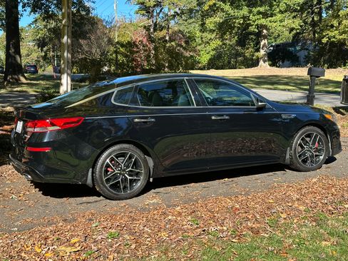 Used 2019 Kia Optima SX image 2