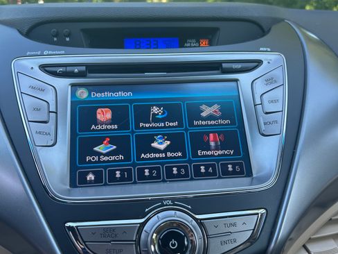 Used 2013 Hyundai Elantra Limited w/ Technology Pkg FWD image 32
