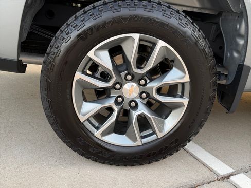 Used 2026 Chevrolet Silverado 1500 LT w/ Z71 Off-Road Package AWD/4WD image 12