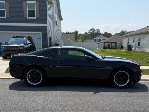 Used 2012 Chevrolet Camaro LS RWD image 8
