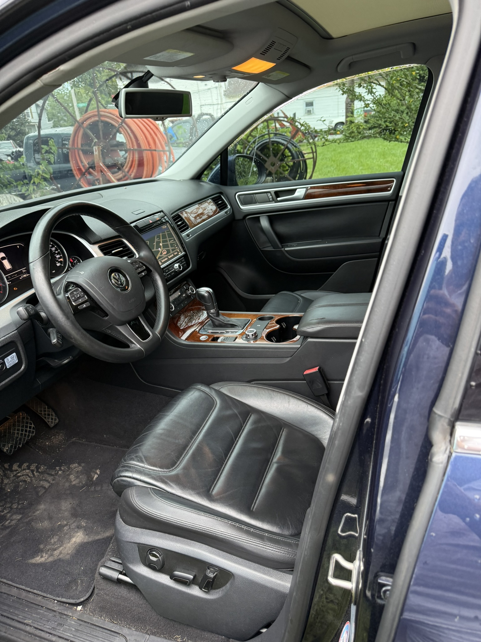 Used 2014 Volkswagen Touareg Executive AWD/4WD image 19