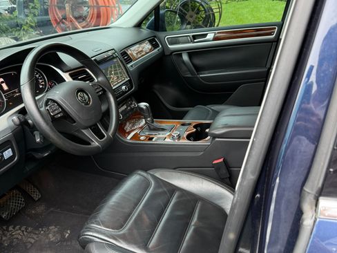 Used 2014 Volkswagen Touareg Executive AWD/4WD image 19
