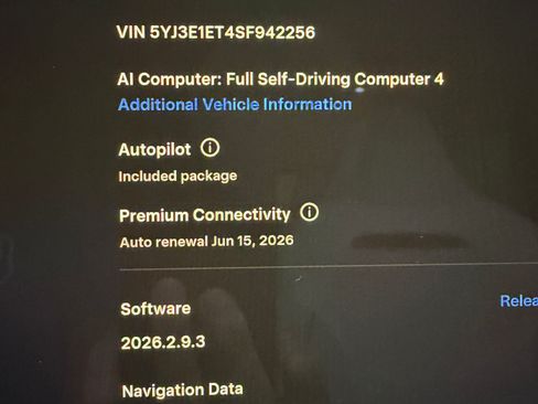 Used 2025 Tesla Model 3 Performance image 32