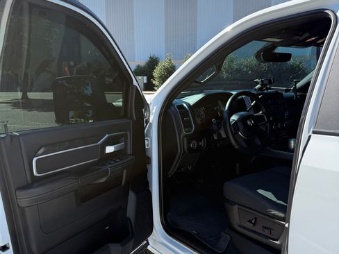 Used 2024 RAM 3500 Big Horn w/ Sport Appearance Package image 28