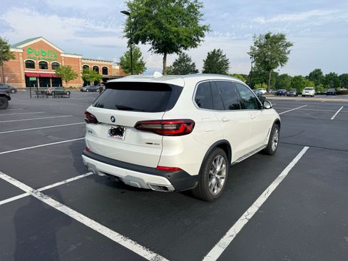 Used 2021 BMW X5 xDrive40i w/ Executive Package AWD/4WD image 6