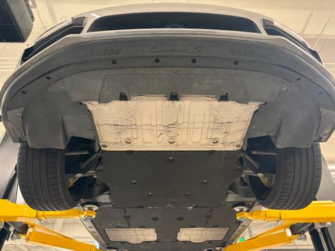 Used 2015 Porsche 911 Turbo S image 28