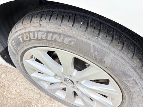 Used 2018 Toyota Camry LE image 14