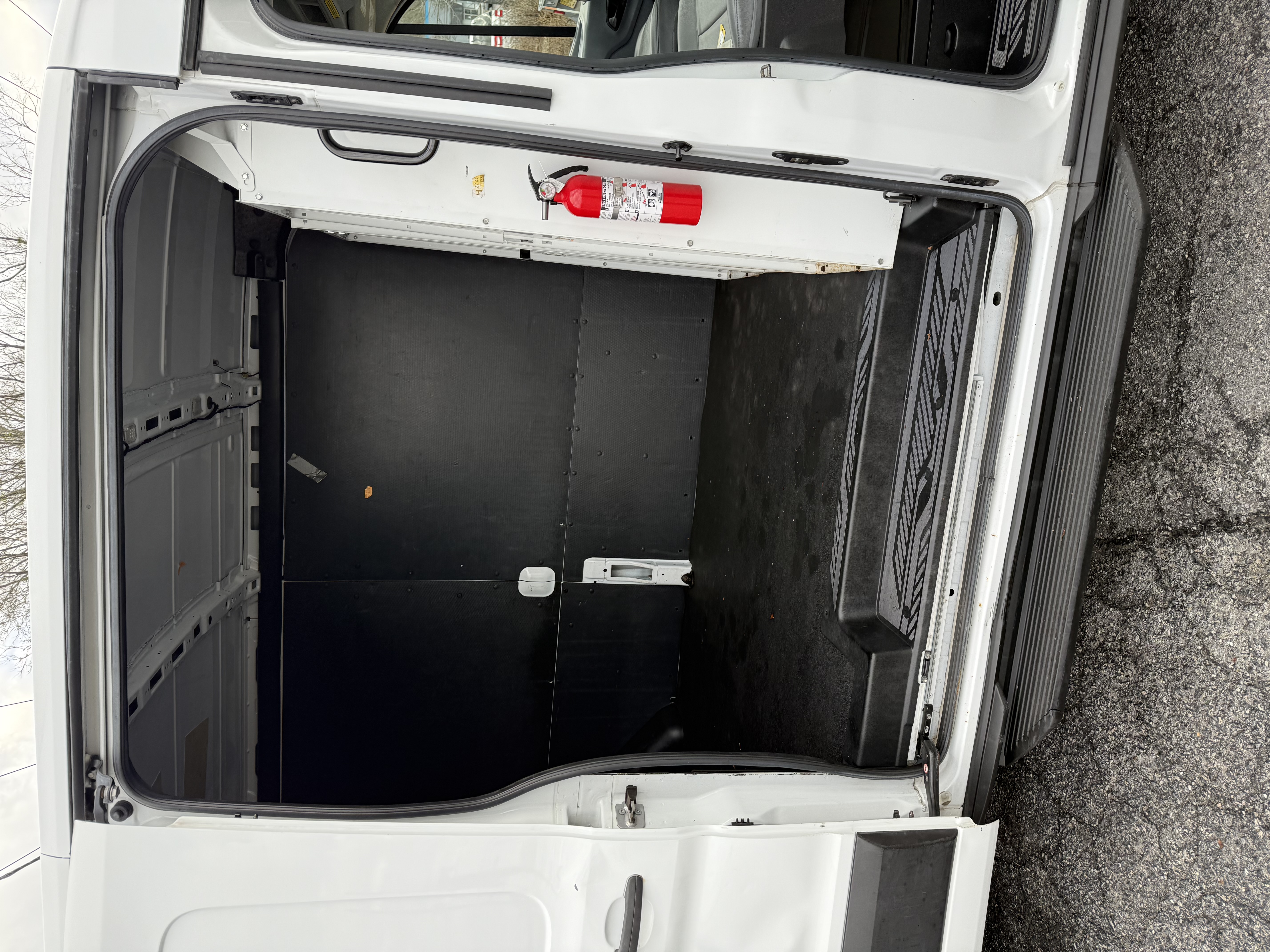 Used 2019 Ford Transit 150 148 Medium Roof RWD image 5