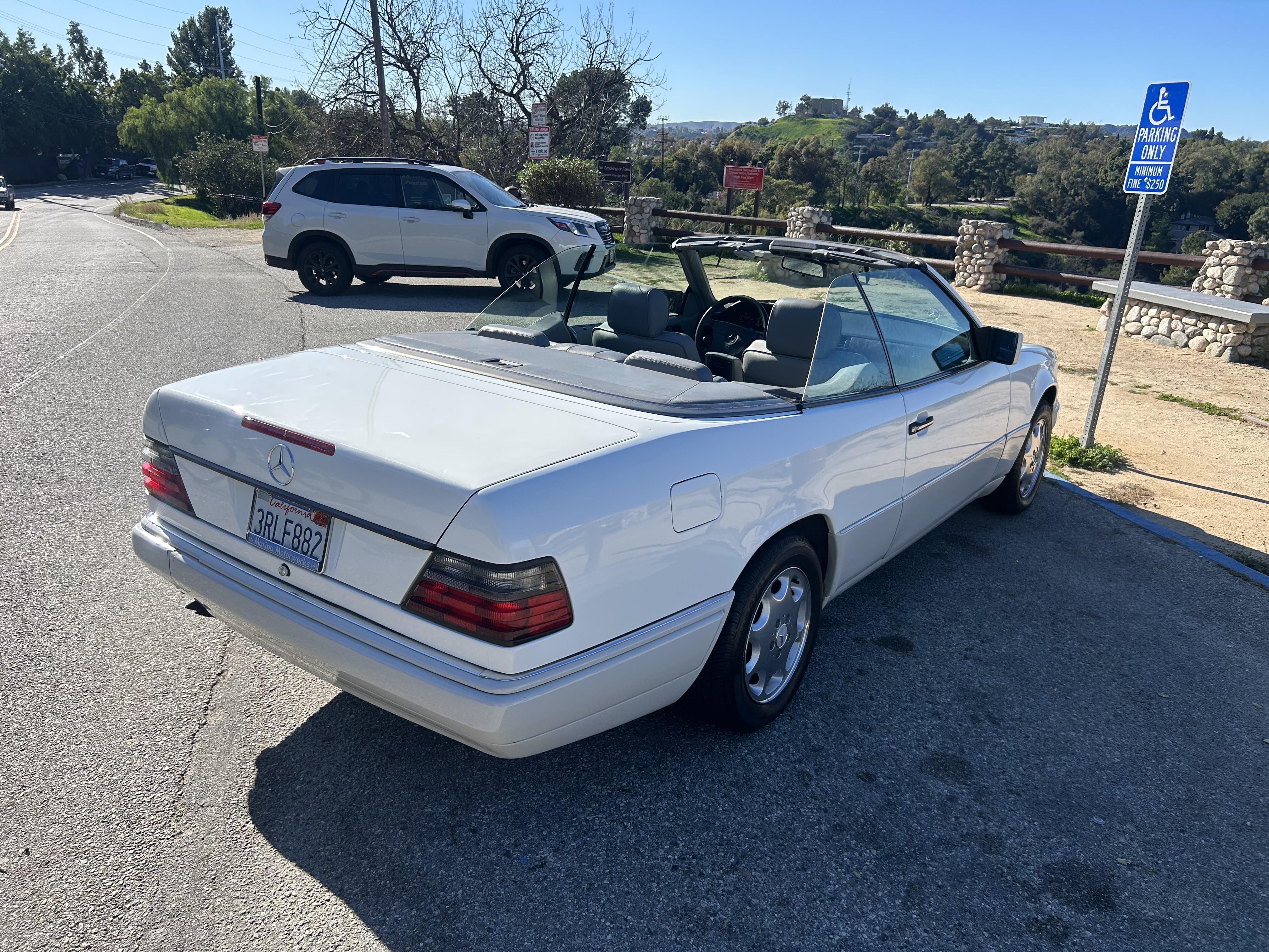 Used 1995 Mercedes-Benz E 320 Convertible image 2