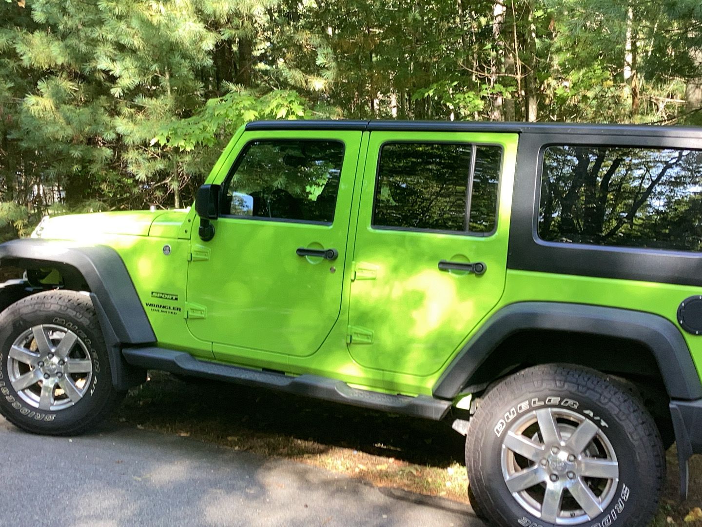 Used 2012 Jeep Wrangler Unlimited Sport w/ Connectivity Group AWD/4WD image 4