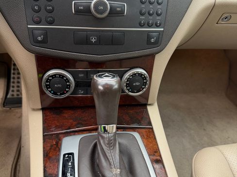 Used 2011 Mercedes-Benz C 300 4MATIC Sedan image 14