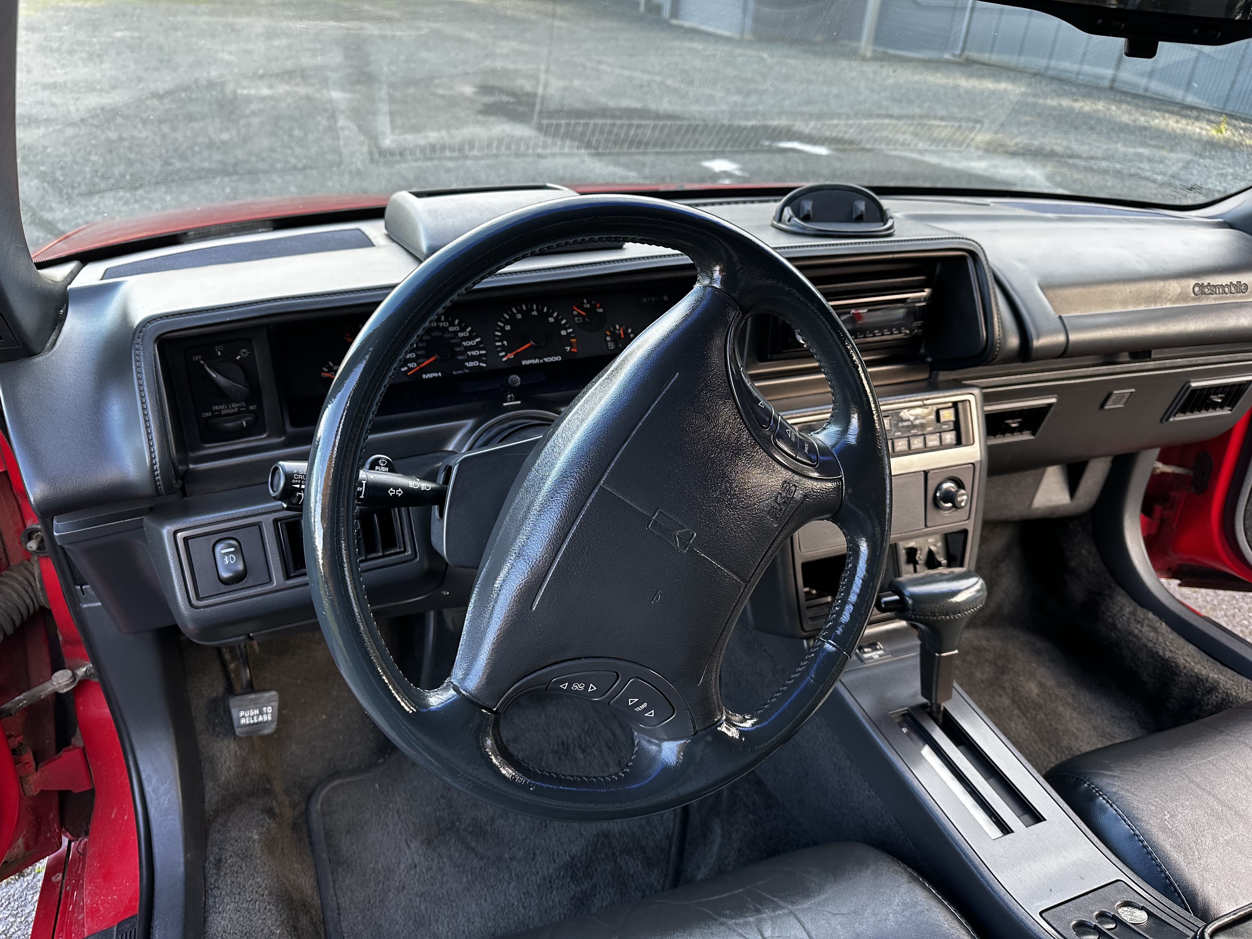 Used 1994 Oldsmobile Cutlass Supreme Convertible FWD image 18