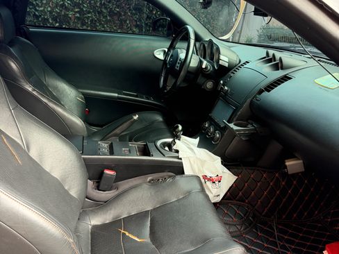 Used 2004 Nissan 350Z Touring image 10
