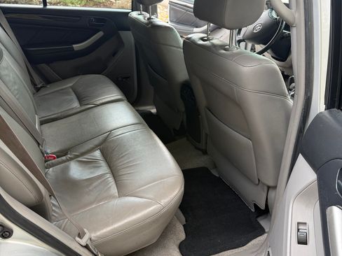 Used 2008 Toyota 4Runner Limited w/ Limited Extra Value Pkg 1 AWD/4WD image 8