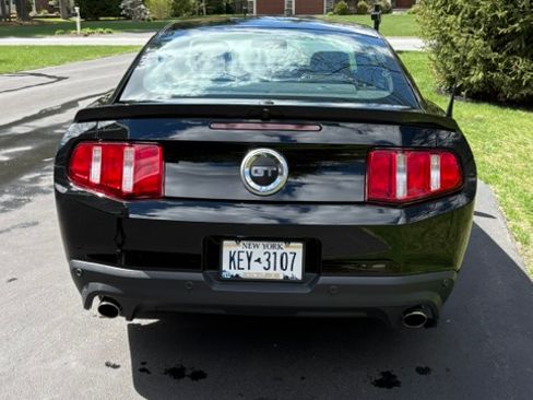 Used 2012 Ford Mustang GT Premium w/ Electronics Pkg RWD image 5