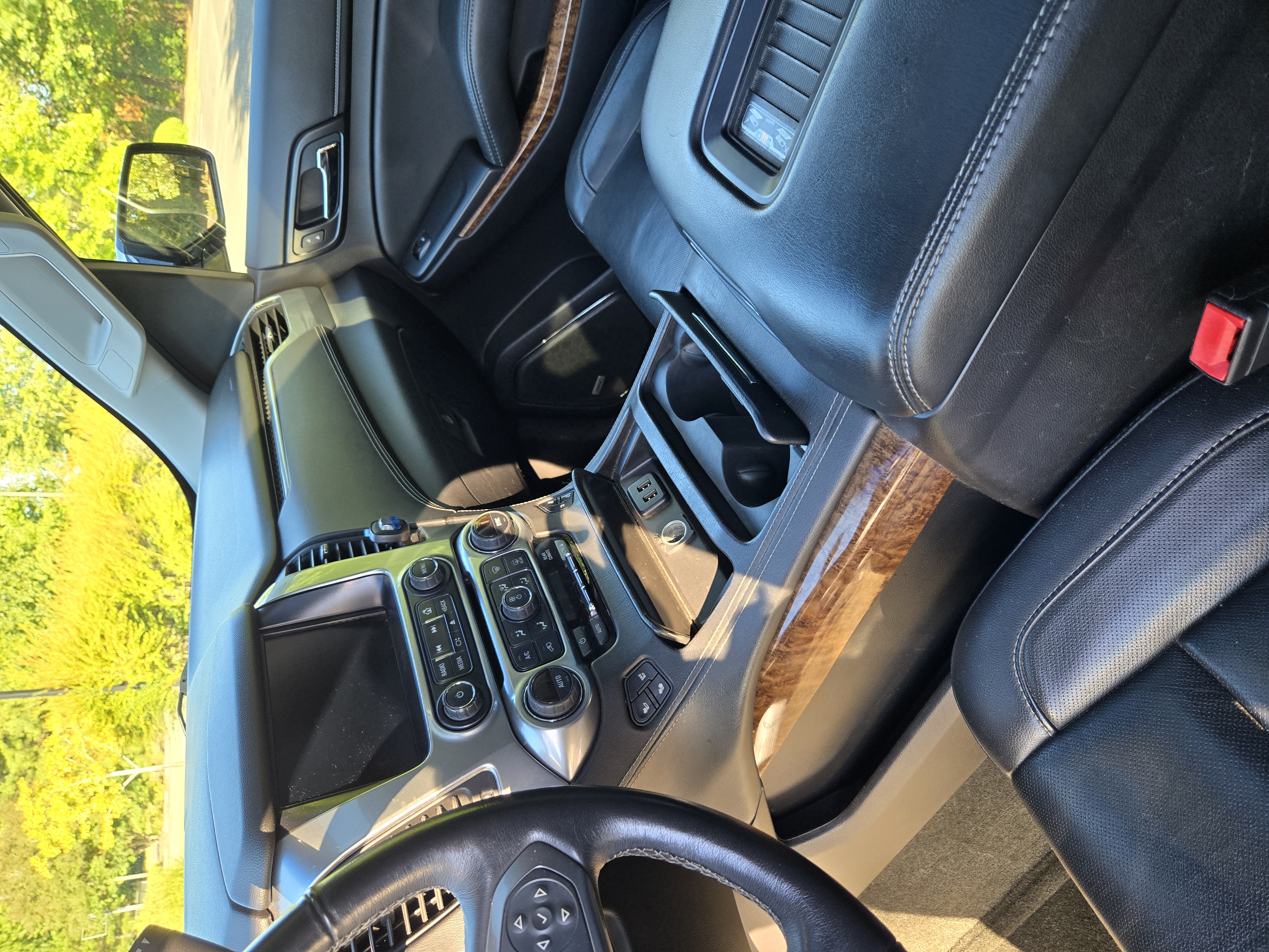 Used 2016 Chevrolet Tahoe LTZ AWD/4WD image 17