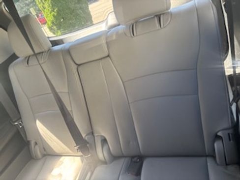 Used 2016 Honda Pilot EX-L image 11