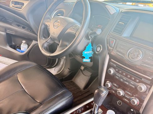 Used 2013 Nissan Pathfinder SL w/ Cargo Pkg FWD image 20