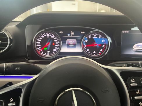 Used 2019 Mercedes-Benz E 300 image 12