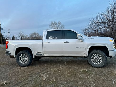 Used 2020 Chevrolet Silverado 3500 High Country w/ Z71 Off-Road Package image 15