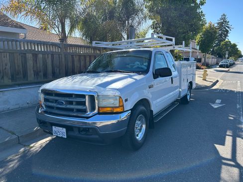 Used 2001 Ford F250 2WD SuperCab Super Duty image 8
