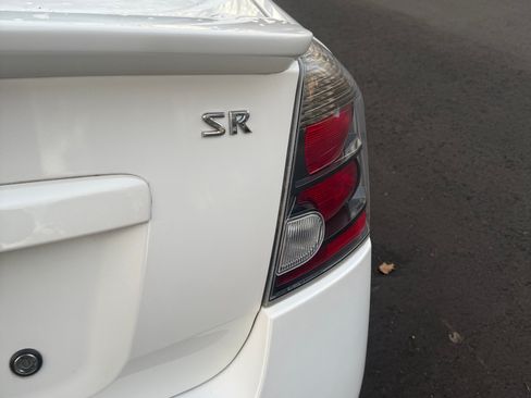 Used 2010 Nissan Sentra 2.0 SR image 11