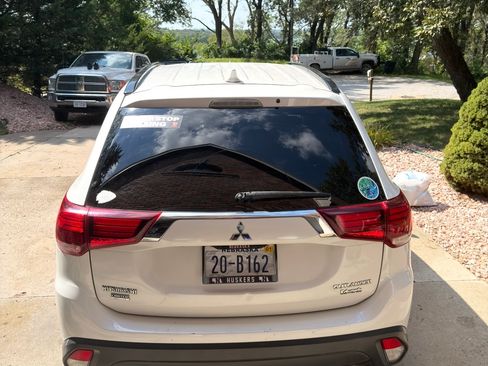 Used 2018 Mitsubishi Outlander LE FWD image 12